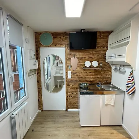 Petit Proche Gare Apartman *