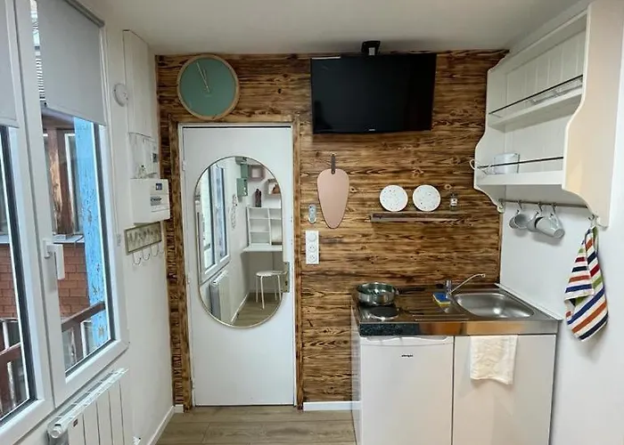 Petit Proche Gare Apartment *